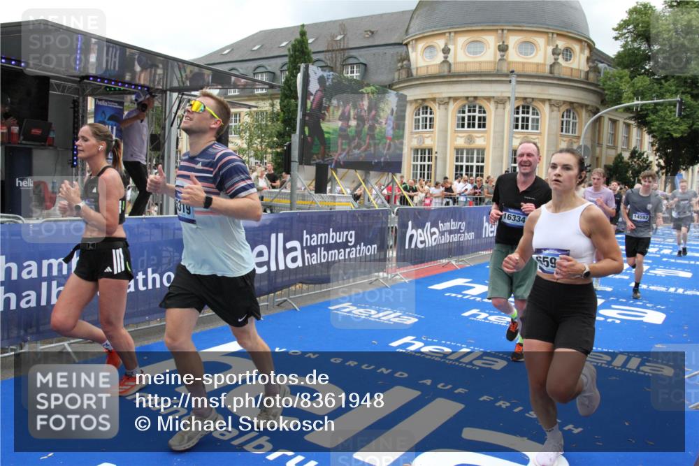 29.06.2025 - hella hamburg halbmarathon Michael Strokosch http://msf.ph/oto/8361948 29.06.2025 10:55:35 Ziel 2252, 3037, 4951, 5319, 6591, 8573, 11554, 11568, 12196, 12544, 12584, 13267, 14036, 14592, 16110, 16213, 16334, 16609, 17615 meine-sportfotos.de