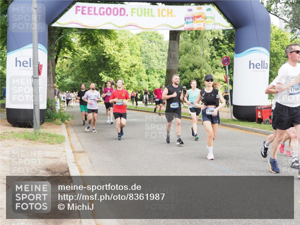 29.06.2025 - hella hamburg halbmarathon MichiJ http://msf.ph/oto/8361987 29.06.2025 10:43:03 Zwischen KM18-KM19 5744, 6759, 6924, 9884, 11870, 12440, 13394, 13691, 14363, 14588, 15407, 16620, 17201, 17660, 17993 meine-sportfotos.de