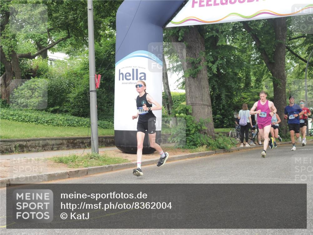 29.06.2025 - hella hamburg halbmarathon KatJ http://msf.ph/oto/8362004 29.06.2025 10:22:36 Zwischen KM18-KM19 1910, 4602 meine-sportfotos.de