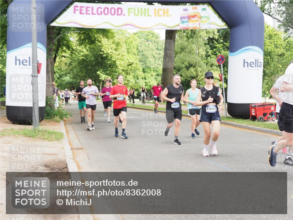 29.06.2025 - hella hamburg halbmarathon MichiJ http://msf.ph/oto/8362008 29.06.2025 10:43:03 Zwischen KM18-KM19 5744, 6759, 6924, 9884, 11870, 12440, 13394, 13691, 14363, 14588, 15407, 16620, 17201, 17660, 17993 meine-sportfotos.de