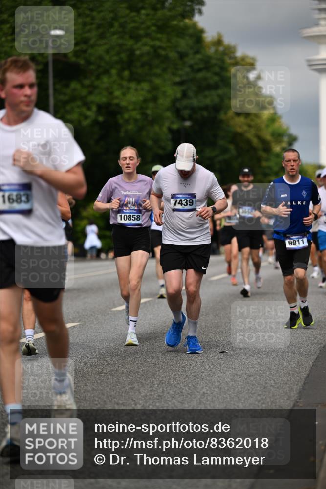 29.06.2025 - hella hamburg halbmarathon Dr. Thomas Lammeyer http://msf.ph/oto/8362018 29.06.2025 10:19:06 Kennedybrücke 1296, 1379, 1524, 1575, 1745, 2281, 2690, 3507, 3509, 3513, 3650, 4492, 4494, 4495, 4641, 5271, 5608, 5739, 5800, 5981, 5986, 6248, 6317, 6710, 7195, 7439, 7809, 7810, 7881, 8237, 8239, 8256, 8275, 8609, 8854, 8892, 9423, 9709, 9911, 9975, 9997, 10589, 10717, 10858, 11271 meine-sportfotos.de