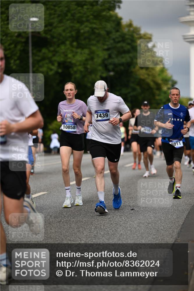 29.06.2025 - hella hamburg halbmarathon Dr. Thomas Lammeyer http://msf.ph/oto/8362024 29.06.2025 10:19:07 Kennedybrücke 1296, 1379, 1524, 1575, 1745, 2281, 2690, 3507, 3509, 3513, 3650, 4492, 4494, 4495, 4641, 5271, 5608, 5739, 5800, 5981, 5986, 6248, 6317, 6710, 7195, 7439, 7452, 7809, 7810, 7881, 8237, 8239, 8256, 8275, 8609, 8854, 9423, 9709, 9911, 9975, 9997, 10589, 10717, 10858, 11271 meine-sportfotos.de