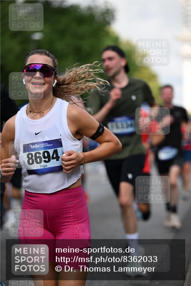 29.06.2025 - hella hamburg halbmarathon Dr. Thomas Lammeyer http://msf.ph/oto/8362033 29.06.2025 09:56:43 Kennedybrücke 1012, 1070, 1163, 1176, 1391, 1468, 1558, 1613, 1735, 1782, 2048, 2189, 2213, 2590, 2788, 2970, 3021, 3098, 3304, 3907, 3917, 3928, 4277, 4933, 4981, 4997, 5476, 5623, 5624, 5682, 6152, 6712, 6716, 7005, 7093, 7147, 7204, 7322, 7325, 7450, 7599, 7765, 7843, 8063, 8145, 8664, 8694, 8704, 8722, 8819, 9081, 9213, 9232, 9374, 9534, 9538, 9540, 9585, 9794, 10000, 10208, 10246, 10313, 10750, 10969, 11094, 11153, 11291, 11346 meine-sportfotos.de