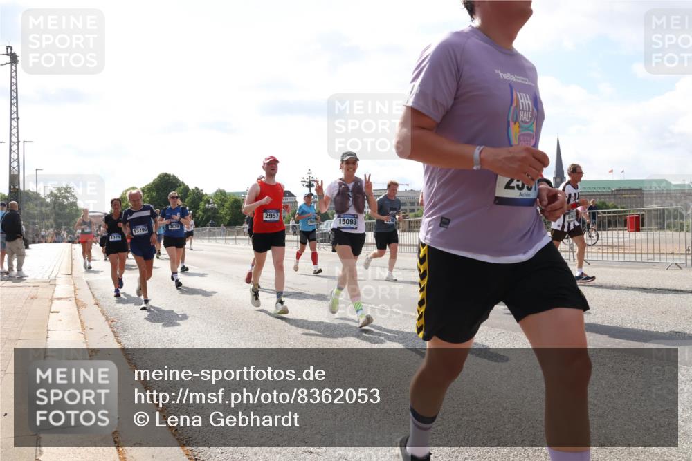 29.06.2025 - hella hamburg halbmarathon Lena Gebhardt http://msf.ph/oto/8362053 29.06.2025 10:01:44 Lombardsbrücke 1329, 13796, 2957, 280, 15093, 3039, 1184, 1329, 1364, 1387, 1464, 1653, 1722, 1724, 1729, 1881, 1940, 2006, 2091, 2167, 2591, 2806, 2957, 3039, 3199, 3425, 3663, 4249, 4286, 4319, 4322, 4328, 4370, 4649, 4663, 5547, 5570, 5602, 5603, 5675, 5742, 6087, 6281, 0000, 6302, 6327, 6438, 6591, 6595, 6921, 6924, 7189, 7287, 7846, 8030, 8191, 8392, 8578, 8691, 8822, 8926, 9230, 10177, 10281, 10301, 10576, 10882, 10915, 11043, 11465, 14471, 14660, 14677, 16420 meine-sportfotos.de