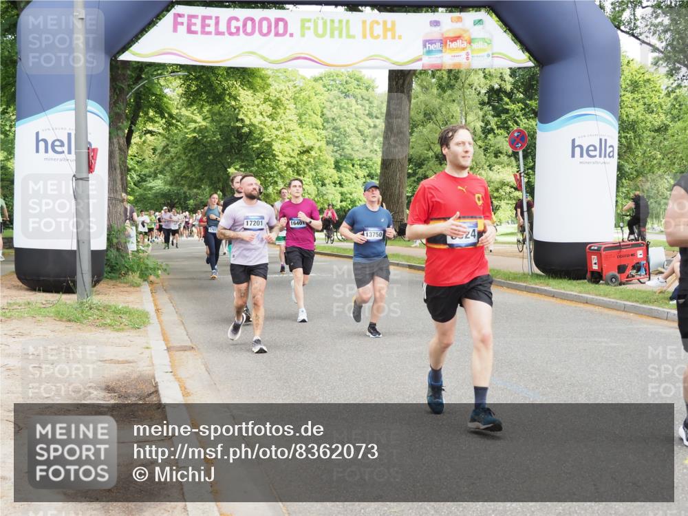 29.06.2025 - hella hamburg halbmarathon MichiJ http://msf.ph/oto/8362073 29.06.2025 10:43:05 Zwischen KM18-KM19 5744, 6759, 6924, 9884, 11870, 13394, 13691, 13750, 14363, 14588, 15407, 16401, 16620, 16786, 17201, 17660, 17993 meine-sportfotos.de