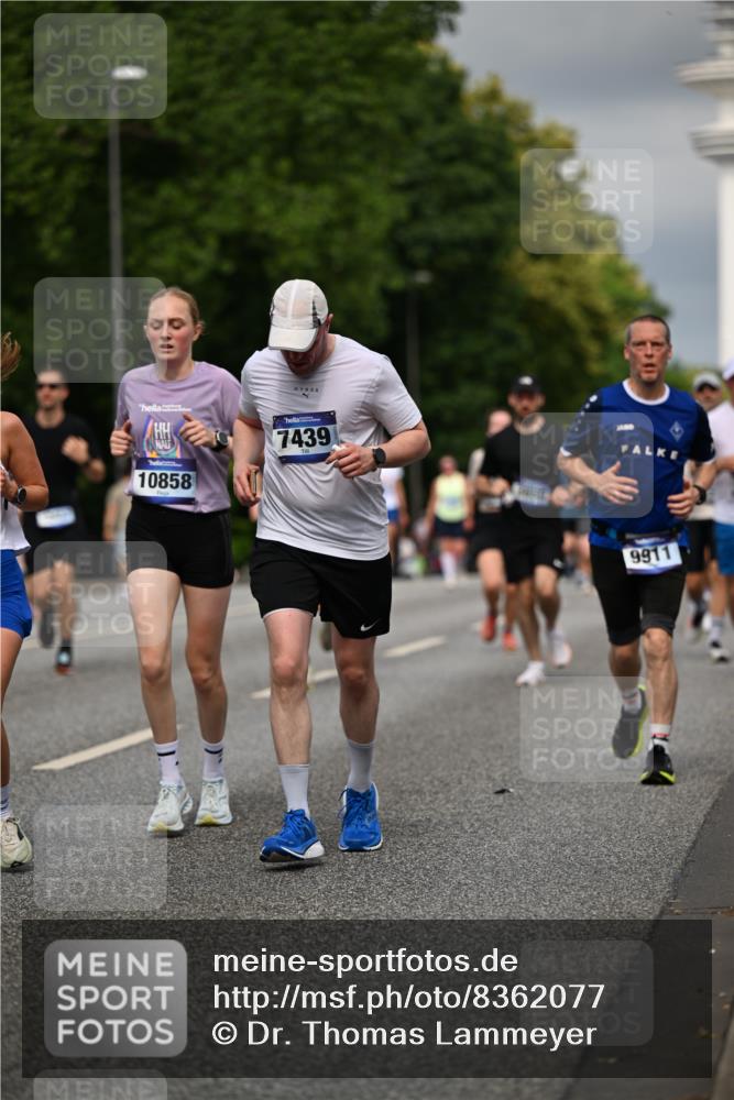 29.06.2025 - hella hamburg halbmarathon Dr. Thomas Lammeyer http://msf.ph/oto/8362077 29.06.2025 10:19:07 Kennedybrücke 1296, 1379, 1524, 1575, 1745, 2281, 2690, 3507, 3509, 3513, 3650, 4492, 4494, 4495, 4641, 5271, 5608, 5739, 5800, 5981, 5986, 6248, 6317, 6710, 7195, 7439, 7452, 7809, 7810, 7881, 8237, 8239, 8256, 8275, 8609, 8854, 9423, 9709, 9911, 9975, 9997, 10589, 10717, 10858, 11271 meine-sportfotos.de