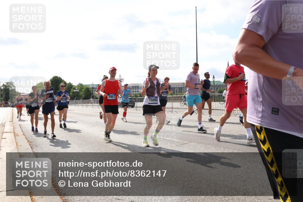 29.06.2025 - hella hamburg halbmarathon Lena Gebhardt http://msf.ph/oto/8362147 29.06.2025 10:01:44 Lombardsbrücke 1329, 2957, 2806, 13796, 3039, 15093, 8578, 173, 008, 1184, 1329, 1364, 1387, 1464, 1653, 1722, 1724, 1729, 1881, 1940, 2006, 2091, 2167, 2591, 2806, 2957, 3039, 3199, 3425, 3663, 4249, 4286, 4319, 4322, 4328, 4370, 4649, 4663, 5547, 5570, 5602, 5603, 5675, 5742, 6087, 6281, 0000, 6302, 6327, 6438, 6591, 6595, 6921, 6924, 7189, 7287, 7846, 8030, 8191, 8392, 8578, 8691, 8822, 8926, 9230, 10177, 10281, 10301, 10576, 10882, 10915, 11043, 11465, 14471, 14660, 14677, 16420 meine-sportfotos.de