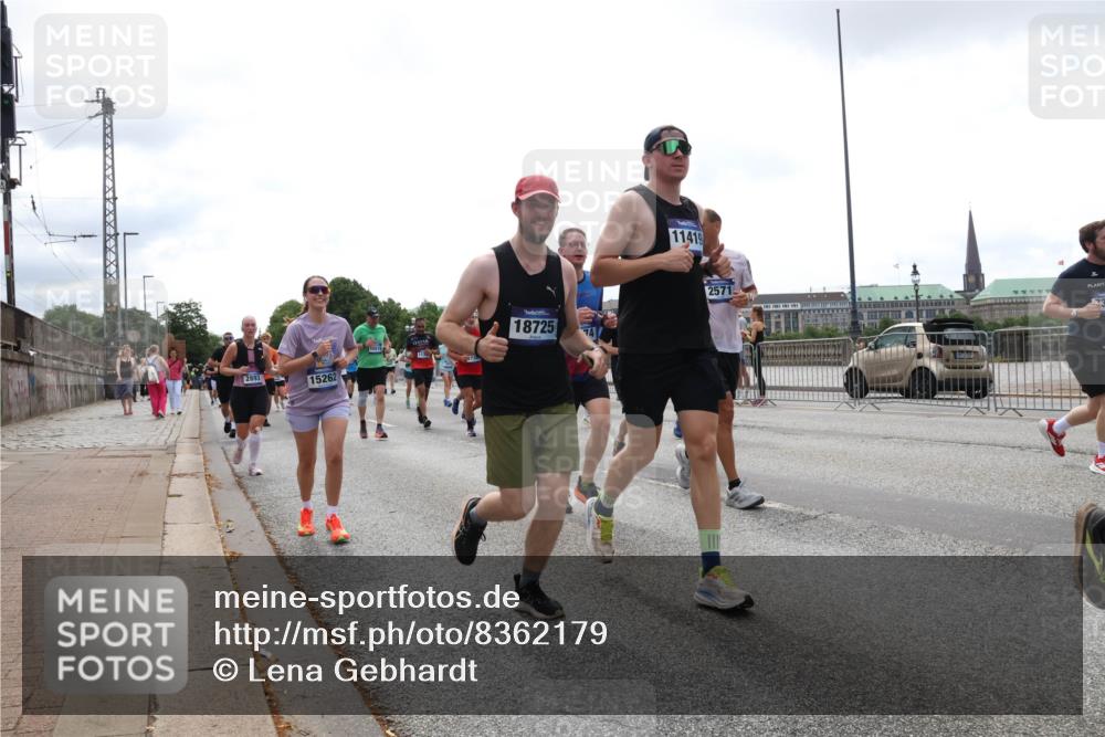29.06.2025 - hella hamburg halbmarathon Lena Gebhardt http://msf.ph/oto/8362179 29.06.2025 10:39:19 Lombardsbrücke 2893, 15262, 11419, 18725, 2571, 1232, 1390, 1451, 1760, 1856, 1883, 2092, 2524, 2534, 2571, 2574, 2578, 2843, 2893, 2998, 3275, 3307, 3353, 3727, 3745, 4257, 4320, 4410, 4523, 4603, 4609, 4659, 4855, 4882, 4964, 5045, 6062, 6112, 6321, 6342, 6343, 6611, 6719, 6726, 6748, 7341, 7501, 7506, 7524, 7589, 7684, 7815, 8203, 8243, 8457, 8783, 8995, 9393, 9420, 9446, 9569, 9698, 9708, 9777, 9974, 9977, 10001, 10072, 10315, 10512, 10516, 10554, 13060 meine-sportfotos.de