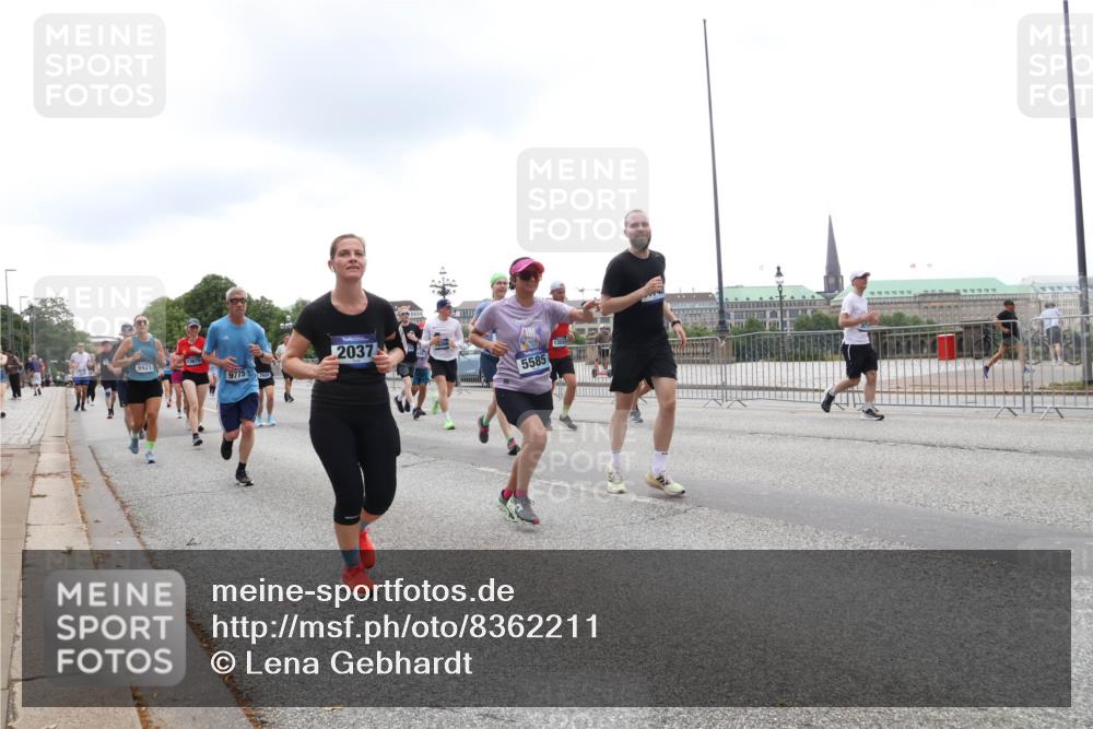 29.06.2025 - hella hamburg halbmarathon Lena Gebhardt http://msf.ph/oto/8362211 29.06.2025 10:48:23 Lombardsbrücke 9921, 13675, 9775, 250, 2037, 5585, 1142, 1157, 1167, 1174, 1175, 1392, 1584, 1645, 1701, 2037, 2163, 2195, 2197, 2418, 2475, 2627, 2650, 2716, 2756, 2909, 2958, 3224, 3320, 3468, 3504, 3661, 3679, 3933, 4327, 4588, 5585, 5781, 5952, 6143, 7240, 7393, 7394, 7532, 7916, 7947, 7948, 8461, 8521, 8719, 8760, 8774, 8948, 9356, 9775, 9787, 9921, 10059, 10145, 10204, 10777, 10794, 11548, 11742, 11781, 13814, 15715, 16498, 16499, 16701 meine-sportfotos.de