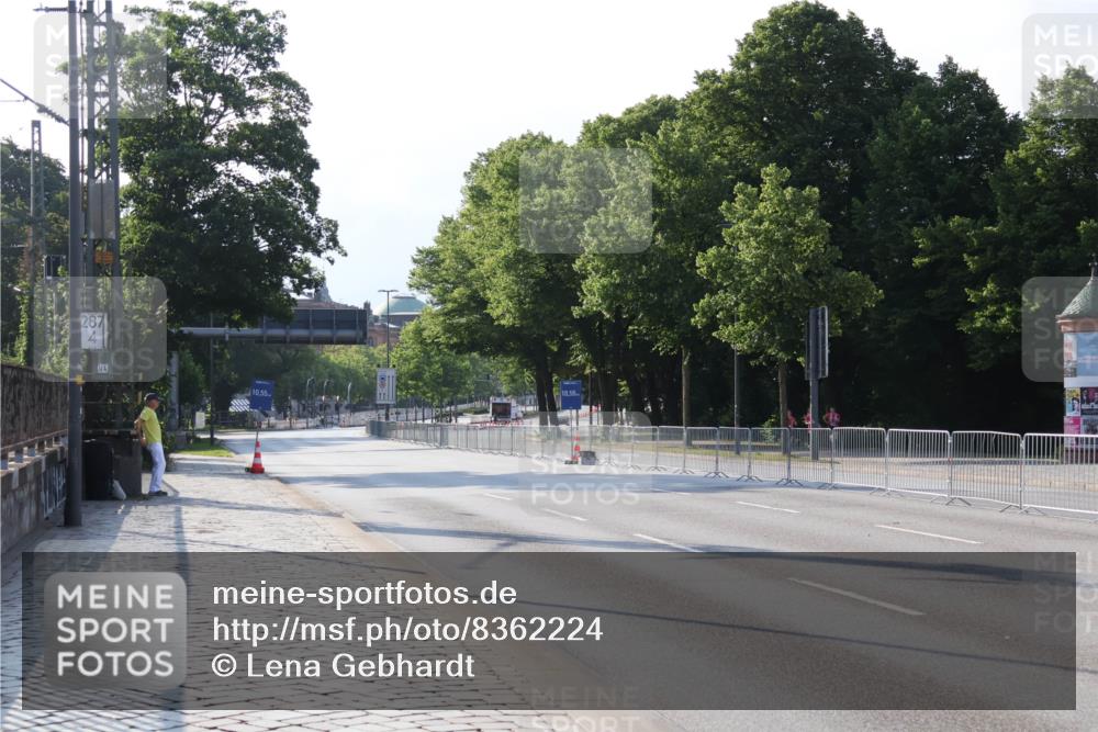 29.06.2025 - hella hamburg halbmarathon Lena Gebhardt http://msf.ph/oto/8362224 29.06.2025 08:22:14 Lombardsbrücke 287, 4, 04, 10, 55, 10, 55 meine-sportfotos.de
