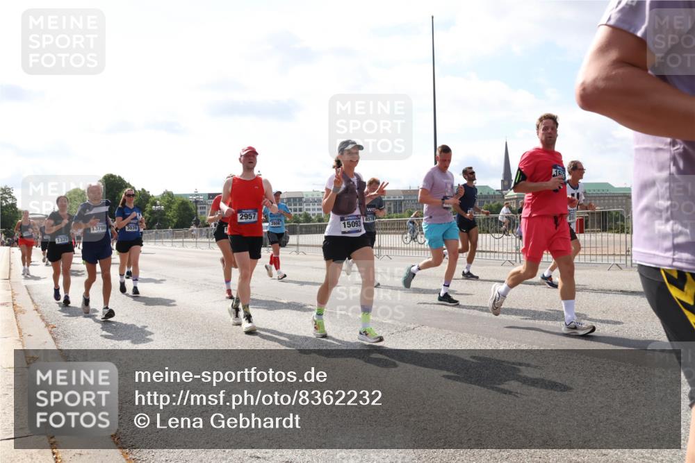 29.06.2025 - hella hamburg halbmarathon Lena Gebhardt http://msf.ph/oto/8362232 29.06.2025 10:01:44 Lombardsbrücke 1329, 2957, 13796, 3039, 8578, 15093, 16, 1184, 1329, 1364, 1387, 1464, 1653, 1722, 1724, 1729, 1881, 1940, 2006, 2091, 2167, 2591, 2806, 2957, 3039, 3199, 3425, 3663, 4249, 4286, 4319, 4322, 4328, 4370, 4649, 4663, 5547, 5570, 5602, 5603, 5675, 5742, 6087, 6281, 0000, 6302, 6327, 6438, 6591, 6595, 6921, 6924, 7189, 7287, 7846, 8030, 8191, 8392, 8578, 8691, 8822, 8926, 9230, 10177, 10281, 10301, 10576, 10882, 10915, 11043, 11465, 14471, 14660, 14677, 16420 meine-sportfotos.de