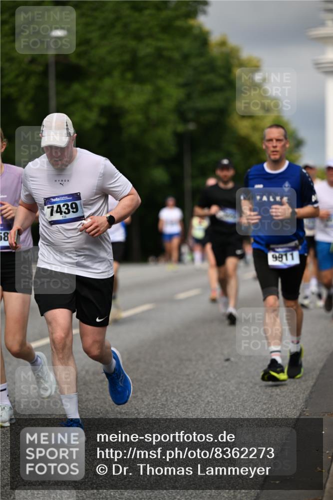 29.06.2025 - hella hamburg halbmarathon Dr. Thomas Lammeyer http://msf.ph/oto/8362273 29.06.2025 10:19:08 Kennedybrücke 1296, 1379, 1524, 1575, 1745, 2281, 2690, 3507, 3509, 3513, 3650, 4492, 4494, 4495, 4641, 5271, 5608, 5739, 5800, 5981, 5986, 6248, 6287, 6317, 6710, 7439, 7452, 7809, 7810, 8237, 8239, 8256, 8275, 8609, 8854, 9423, 9911, 9975, 9997, 10589, 10717, 10775, 10858, 11271 meine-sportfotos.de