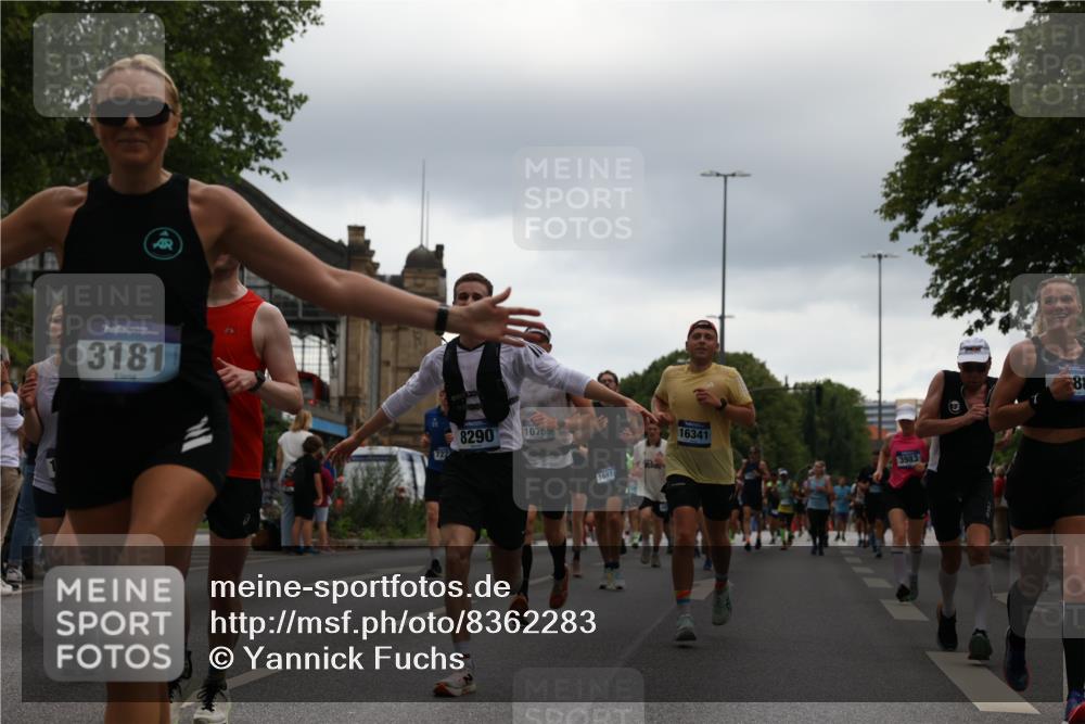 29.06.2025 - hella hamburg halbmarathon Yannick Fuchs http://msf.ph/oto/8362283 29.06.2025 10:53:15 20KM 1285, 2006, 2348, 2584, 2677, 2957, 2978, 3114, 3181, 3279, 3425, 3983, 4088, 4592, 5347, 5633, 5885, 6087, 6202, 6220, 6438, 6997, 7031, 7223, 7287, 7476, 8290, 9655, 10036, 10587, 10759, 10896, 10943, 11935, 11938, 12206, 12261, 12564, 12633, 12736, 12862, 13583, 13761, 14375, 14567, 14732, 14902, 14965, 15232, 15240, 15284, 15824, 16160, 16341, 16563, 16910, 16980, 17017, 17346, 17503, 17630, 18153, 18266, 18327, 18467, 18716, 19015, 19160 meine-sportfotos.de