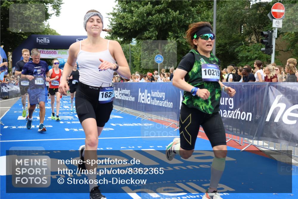 29.06.2025 - hella hamburg halbmarathon Strokosch-Dieckow http://msf.ph/oto/8362365 29.06.2025 10:50:59 Ziel 1466, 1630, 2207, 3654, 4077, 4816, 7369, 8117, 8205, 8261, 8508, 8572, 8704, 10215, 10508, 10603, 11551, 12778, 13008, 13687, 14125, 15362, 15395, 15643, 16285, 17221, 17384, 18066, 18350 meine-sportfotos.de