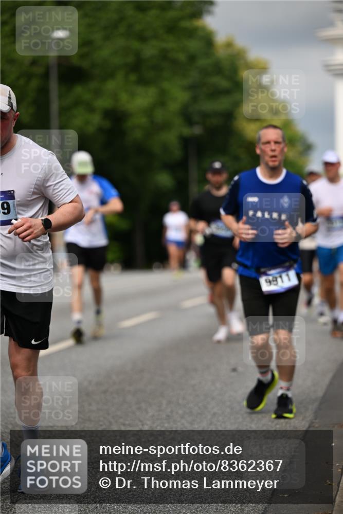 29.06.2025 - hella hamburg halbmarathon Dr. Thomas Lammeyer http://msf.ph/oto/8362367 29.06.2025 10:19:09 Kennedybrücke 1296, 1379, 1524, 1575, 1745, 2110, 2281, 2690, 3507, 3509, 3513, 3650, 4492, 4494, 4495, 4641, 5271, 5608, 5739, 5800, 5981, 5986, 6248, 6287, 6317, 6710, 7439, 7452, 7809, 7810, 8237, 8239, 8256, 8275, 8609, 8854, 9113, 9423, 9911, 9975, 9997, 10589, 10717, 10775, 10858, 11271 meine-sportfotos.de