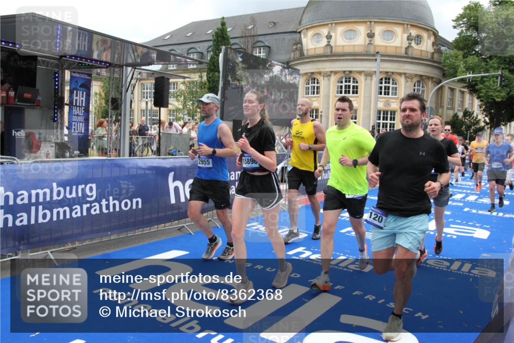 29.06.2025 - hella hamburg halbmarathon Michael Strokosch http://msf.ph/oto/8362368 29.06.2025 10:55:44 Ziel 1120, 1143, 1834, 2955, 2982, 3037, 4897, 5021, 6924, 8255, 8618, 10212, 11039, 12483, 12515, 14365, 14909, 15896, 18064, 18190 meine-sportfotos.de