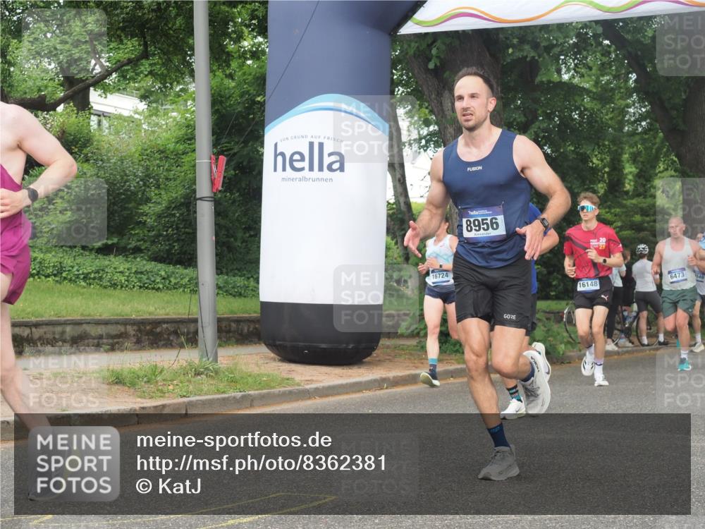 29.06.2025 - hella hamburg halbmarathon KatJ http://msf.ph/oto/8362381 29.06.2025 10:22:39 Zwischen KM18-KM19 1910, 1959, 2836 meine-sportfotos.de