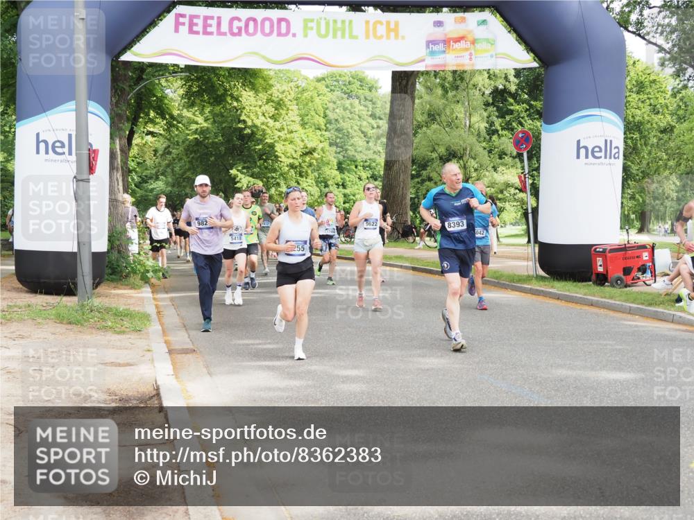 29.06.2025 - hella hamburg halbmarathon MichiJ http://msf.ph/oto/8362383 29.06.2025 10:43:18 Zwischen KM18-KM19 3042, 4868, 6591, 6720, 8255, 8330, 8393, 9622, 10084, 16470 meine-sportfotos.de