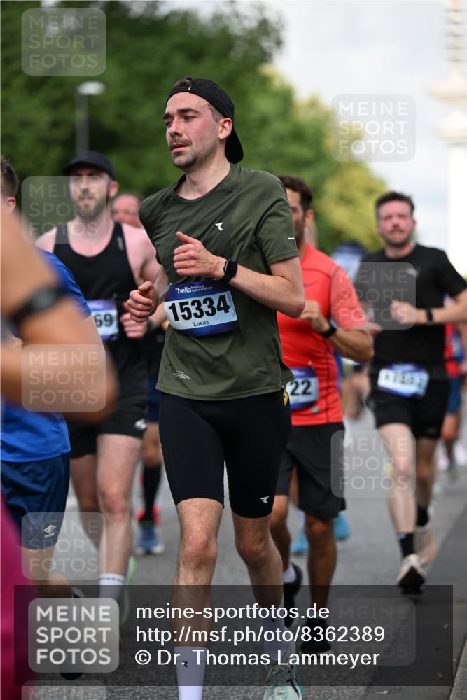 29.06.2025 - hella hamburg halbmarathon Dr. Thomas Lammeyer http://msf.ph/oto/8362389 29.06.2025 09:56:43 Kennedybrücke 1012, 1070, 1163, 1176, 1391, 1468, 1558, 1613, 1735, 1782, 2048, 2189, 2213, 2590, 2788, 2970, 3021, 3098, 3304, 3907, 3917, 3928, 4277, 4933, 4981, 4997, 5476, 5623, 5624, 5682, 6152, 6712, 6716, 7005, 7093, 7147, 7204, 7322, 7325, 7450, 7599, 7765, 7843, 8063, 8145, 8664, 8694, 8704, 8722, 8819, 9081, 9213, 9232, 9374, 9534, 9538, 9540, 9585, 9794, 10000, 10208, 10246, 10313, 10750, 10969, 11094, 11153, 11291, 11346 meine-sportfotos.de