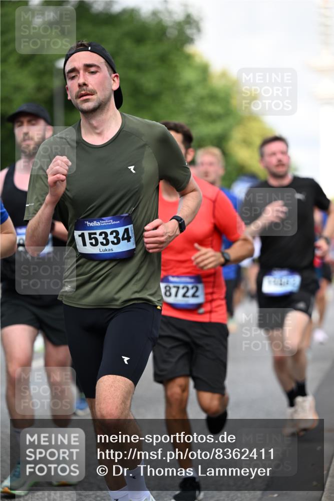 29.06.2025 - hella hamburg halbmarathon Dr. Thomas Lammeyer http://msf.ph/oto/8362411 29.06.2025 09:56:43 Kennedybrücke 1012, 1070, 1163, 1176, 1391, 1468, 1558, 1613, 1735, 1782, 2048, 2189, 2213, 2590, 2788, 2970, 3021, 3098, 3304, 3907, 3917, 3928, 4277, 4933, 4981, 4997, 5476, 5623, 5624, 5682, 6152, 6712, 6716, 7005, 7093, 7147, 7204, 7322, 7325, 7450, 7599, 7765, 7843, 8063, 8145, 8664, 8694, 8704, 8722, 8819, 9081, 9213, 9232, 9374, 9534, 9538, 9540, 9585, 9794, 10000, 10208, 10246, 10313, 10750, 10969, 11094, 11153, 11291, 11346 meine-sportfotos.de