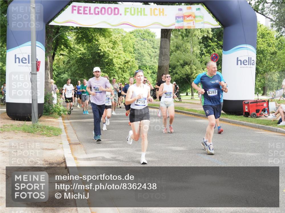 29.06.2025 - hella hamburg halbmarathon MichiJ http://msf.ph/oto/8362438 29.06.2025 10:43:19 Zwischen KM18-KM19 3042, 4868, 6591, 6720, 8255, 8393, 9622, 9820, 10084, 16470 meine-sportfotos.de