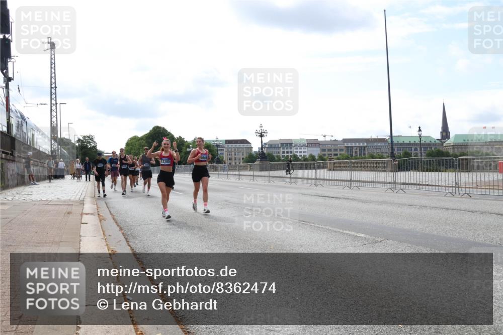 29.06.2025 - hella hamburg halbmarathon Lena Gebhardt http://msf.ph/oto/8362474 29.06.2025 10:14:15 Lombardsbrücke 13285, 1131, 1194, 1406, 1480, 1890, 2494, 3756, 3939, 4001, 4032, 4962, 5670, 5719, 6028, 6083, 6089, 6287, 6366, 6710, 7209, 7442, 7462, 7802, 7840, 7991, 8001, 8057, 8409, 8673, 8892, 9845, 9886, 10224, 10442, 10443, 11441, 11987, 12467, 12938, 13237, 13285, 13788, 14488, 15085, 15482, 15721, 15722, 15840, 16126, 17439, 17985, 18041, 18236, 18239 meine-sportfotos.de