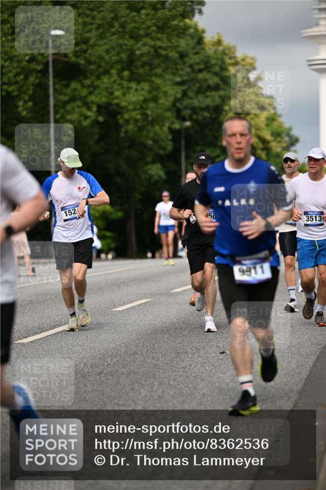 29.06.2025 - hella hamburg halbmarathon Dr. Thomas Lammeyer http://msf.ph/oto/8362536 29.06.2025 10:19:09 Kennedybrücke 1296, 1379, 1524, 1575, 1745, 2110, 2281, 2690, 3507, 3509, 3513, 3650, 4492, 4494, 4495, 4641, 5271, 5608, 5739, 5800, 5981, 5986, 6248, 6287, 6317, 6710, 7439, 7452, 7809, 7810, 8237, 8239, 8256, 8275, 8609, 8854, 9113, 9423, 9911, 9975, 9997, 10589, 10717, 10775, 10858, 11271 meine-sportfotos.de
