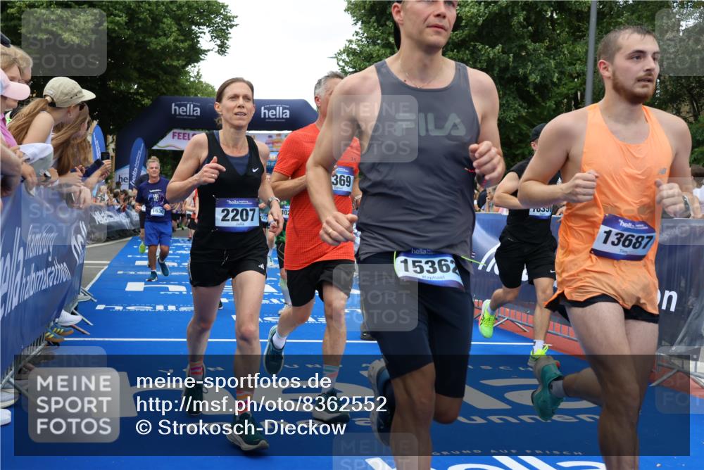29.06.2025 - hella hamburg halbmarathon Strokosch-Dieckow http://msf.ph/oto/8362552 29.06.2025 10:50:58 Ziel 1466, 1630, 2207, 3654, 4077, 7052, 7369, 8117, 8205, 8261, 8572, 8704, 10215, 10508, 10603, 11551, 12778, 13008, 13687, 14125, 15362, 15395, 15643, 16285, 17221, 17384, 18066, 18350 meine-sportfotos.de