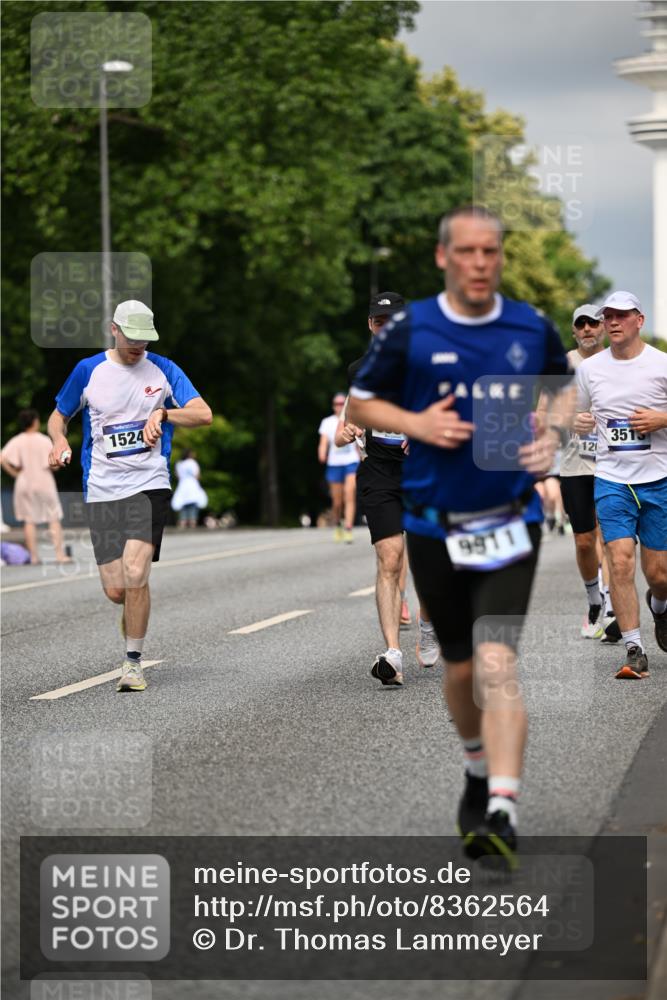 29.06.2025 - hella hamburg halbmarathon Dr. Thomas Lammeyer http://msf.ph/oto/8362564 29.06.2025 10:19:09 Kennedybrücke 1296, 1379, 1524, 1575, 1745, 2110, 2281, 2690, 3507, 3509, 3513, 3650, 4492, 4494, 4495, 4641, 5271, 5608, 5739, 5800, 5981, 5986, 6248, 6287, 6317, 6710, 7439, 7452, 7809, 7810, 8237, 8239, 8256, 8275, 8609, 8854, 9113, 9423, 9911, 9975, 9997, 10589, 10717, 10775, 10858, 11271 meine-sportfotos.de