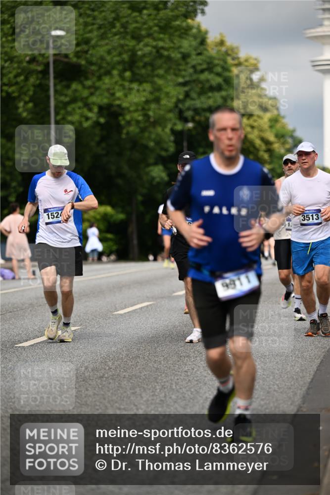 29.06.2025 - hella hamburg halbmarathon Dr. Thomas Lammeyer http://msf.ph/oto/8362576 29.06.2025 10:19:09 Kennedybrücke 1296, 1379, 1524, 1575, 1745, 2110, 2281, 2690, 3507, 3509, 3513, 3650, 4492, 4494, 4495, 4641, 5271, 5608, 5739, 5800, 5981, 5986, 6248, 6287, 6317, 6710, 7439, 7452, 7809, 7810, 8237, 8239, 8256, 8275, 8609, 8854, 9113, 9423, 9911, 9975, 9997, 10589, 10717, 10775, 10858, 11271 meine-sportfotos.de
