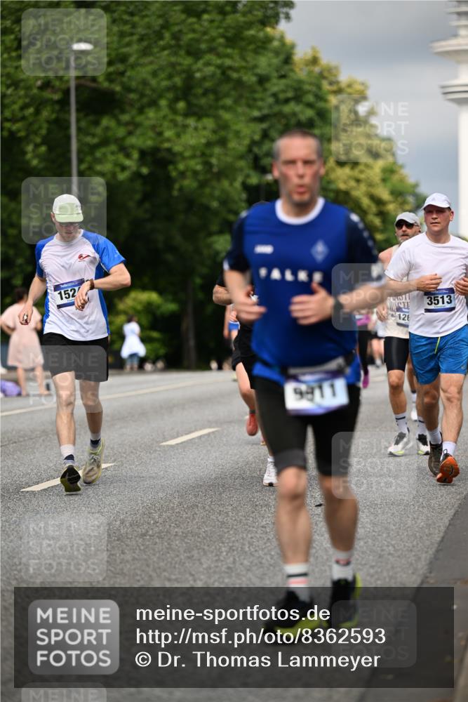 29.06.2025 - hella hamburg halbmarathon Dr. Thomas Lammeyer http://msf.ph/oto/8362593 29.06.2025 10:19:09 Kennedybrücke 1296, 1379, 1524, 1575, 1745, 2110, 2281, 2690, 3507, 3509, 3513, 3650, 4492, 4494, 4495, 4641, 5271, 5608, 5739, 5800, 5981, 5986, 6248, 6287, 6317, 6710, 7439, 7452, 7809, 7810, 8237, 8239, 8256, 8275, 8609, 8854, 9113, 9423, 9911, 9975, 9997, 10589, 10717, 10775, 10858, 11271 meine-sportfotos.de
