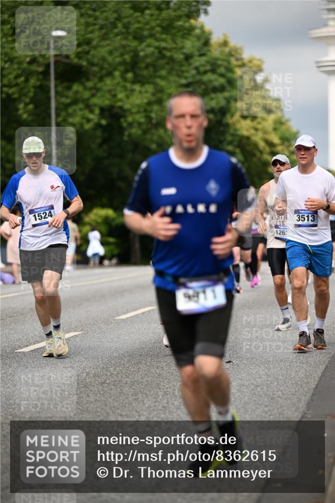 29.06.2025 - hella hamburg halbmarathon Dr. Thomas Lammeyer http://msf.ph/oto/8362615 29.06.2025 10:19:10 Kennedybrücke 1296, 1379, 1524, 1575, 1745, 1890, 2110, 2281, 3507, 3509, 3513, 3650, 4492, 4494, 4495, 4641, 5271, 5608, 5739, 5800, 5981, 5986, 6248, 6287, 6317, 6710, 7439, 7452, 7809, 7810, 8237, 8239, 8256, 8275, 8609, 8854, 9113, 9423, 9911, 9975, 9997, 10589, 10717, 10775, 10858, 11271 meine-sportfotos.de