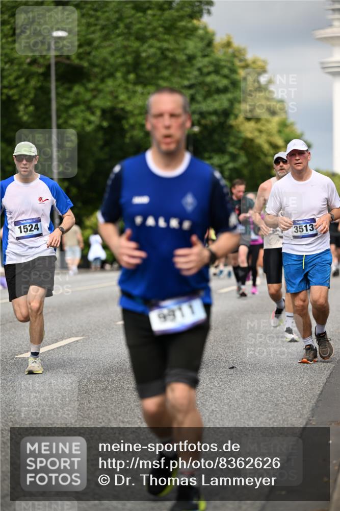 29.06.2025 - hella hamburg halbmarathon Dr. Thomas Lammeyer http://msf.ph/oto/8362626 29.06.2025 10:19:10 Kennedybrücke 1296, 1379, 1524, 1575, 1745, 1890, 2110, 2281, 3507, 3509, 3513, 3650, 4492, 4494, 4495, 4641, 5271, 5608, 5739, 5800, 5981, 5986, 6248, 6287, 6317, 6710, 7439, 7452, 7809, 7810, 8237, 8239, 8256, 8275, 8609, 8854, 9113, 9423, 9911, 9975, 9997, 10589, 10717, 10775, 10858, 11271 meine-sportfotos.de