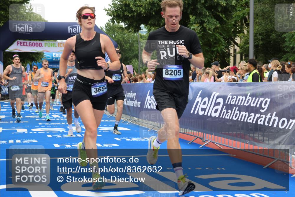 29.06.2025 - hella hamburg halbmarathon Strokosch-Dieckow http://msf.ph/oto/8362632 29.06.2025 10:50:54 Ziel 1466, 1630, 2207, 3654, 3947, 4839, 5018, 7052, 7369, 8117, 8205, 8572, 10215, 10750, 11551, 12778, 13008, 13687, 14125, 15362, 15395, 15643, 16285, 17221, 18182, 18350 meine-sportfotos.de