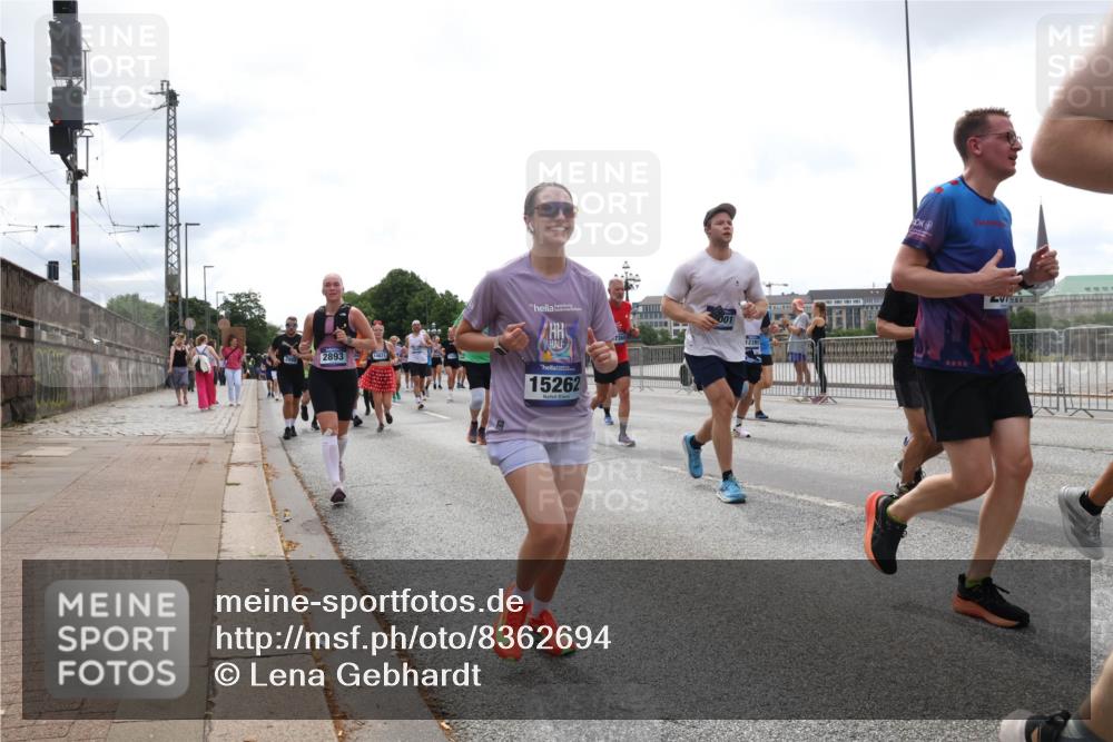 29.06.2025 - hella hamburg halbmarathon Lena Gebhardt http://msf.ph/oto/8362694 29.06.2025 10:39:20 Lombardsbrücke 2893, 14871, 15262, 12391, 1232, 1451, 1760, 1856, 1883, 2092, 2524, 2534, 2571, 2574, 2578, 2843, 2893, 2998, 3275, 3307, 3353, 3727, 3745, 4257, 4320, 4410, 4523, 4603, 4609, 4659, 4855, 4882, 4964, 5045, 5701, 6062, 6112, 6321, 6342, 6343, 6611, 6719, 6726, 6748, 7341, 7501, 7506, 7524, 7589, 7684, 7815, 8203, 8243, 8457, 8783, 8995, 9393, 9420, 9446, 9569, 9698, 9747, 9777, 9974, 9977, 10001, 10072, 10315, 10512, 10516, 10554, 13060 meine-sportfotos.de