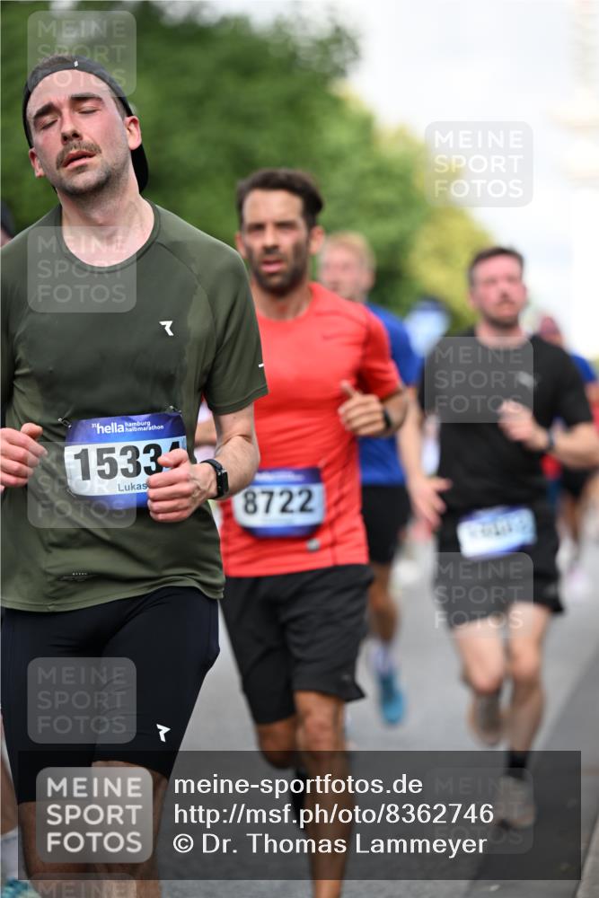 29.06.2025 - hella hamburg halbmarathon Dr. Thomas Lammeyer http://msf.ph/oto/8362746 29.06.2025 09:56:44 Kennedybrücke 1012, 1070, 1163, 1176, 1391, 1558, 1613, 1735, 1782, 2048, 2189, 2213, 2590, 2788, 2970, 3021, 3098, 3146, 3304, 3907, 3917, 3928, 4277, 4933, 4981, 4997, 5476, 5623, 5624, 5682, 6152, 6712, 6716, 7005, 7093, 7147, 7204, 7322, 7325, 7450, 7599, 7765, 7843, 8063, 8145, 8664, 8694, 8704, 8722, 8819, 9081, 9213, 9232, 9374, 9534, 9538, 9540, 9585, 9794, 10000, 10208, 10246, 10313, 10750, 10969, 11094, 11153, 11291, 11346 meine-sportfotos.de