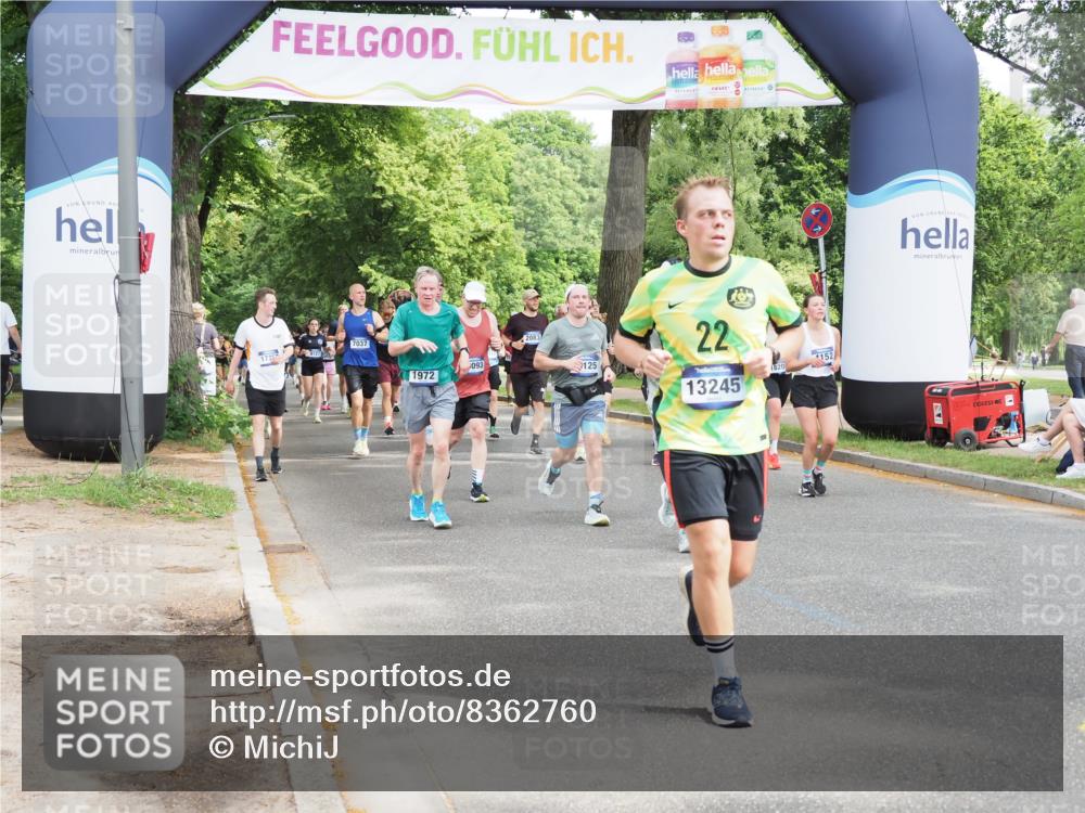 29.06.2025 - hella hamburg halbmarathon MichiJ http://msf.ph/oto/8362760 29.06.2025 10:43:22 Zwischen KM18-KM19 3042, 4152, 5418, 6591, 7037, 8255, 8393, 9622, 9820, 13245, 13474, 16121, 16470, 16679, 17468, 17758, 18125 meine-sportfotos.de