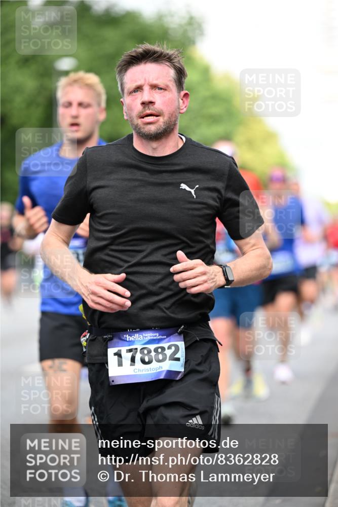 29.06.2025 - hella hamburg halbmarathon Dr. Thomas Lammeyer http://msf.ph/oto/8362828 29.06.2025 09:56:45 Kennedybrücke 1012, 1070, 1163, 1176, 1391, 1558, 1613, 1735, 1782, 2048, 2189, 2213, 2590, 2788, 2970, 3021, 3098, 3146, 3304, 3907, 3917, 3928, 4277, 4933, 4981, 4997, 5476, 5623, 5624, 5682, 6081, 6152, 6712, 6716, 7005, 7093, 7147, 7204, 7322, 7325, 7450, 7599, 7765, 7843, 8063, 8145, 8664, 8694, 8704, 8722, 8819, 9081, 9213, 9232, 9374, 9534, 9538, 9540, 9585, 9794, 10000, 10208, 10246, 10313, 10750, 10969, 11094, 11153, 11291, 11346 meine-sportfotos.de