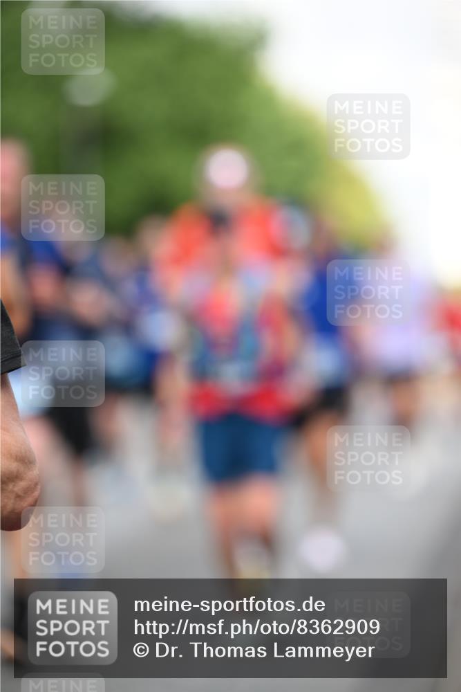 29.06.2025 - hella hamburg halbmarathon Dr. Thomas Lammeyer http://msf.ph/oto/8362909 29.06.2025 09:56:46 Kennedybrücke 1012, 1070, 1163, 1176, 1391, 1558, 1613, 1735, 1759, 1782, 2048, 2189, 2213, 2402, 2590, 2788, 2970, 3021, 3098, 3146, 3304, 3907, 3917, 3928, 4091, 4277, 4933, 4981, 4997, 5623, 5624, 5682, 6081, 6152, 6712, 6716, 7005, 7093, 7147, 7204, 7322, 7325, 7450, 7599, 7765, 7843, 8063, 8145, 8664, 8694, 8704, 8722, 8819, 9081, 9213, 9232, 9374, 9534, 9538, 9540, 9585, 9794, 10000, 10208, 10246, 10313, 10750, 10969, 11094, 11153, 11291, 11346 meine-sportfotos.de