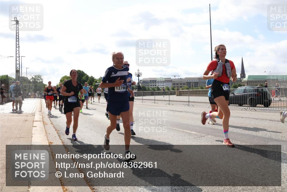 29.06.2025 - hella hamburg halbmarathon Lena Gebhardt http://msf.ph/oto/8362961 29.06.2025 10:01:45 Lombardsbrücke 1329, 137969, 178, 1184, 1329, 1364, 1387, 1464, 1653, 1722, 1724, 1729, 1881, 1940, 2006, 2091, 2167, 2591, 2806, 2957, 3039, 3199, 3425, 3663, 4286, 4319, 4322, 4328, 4370, 4649, 4663, 5547, 5570, 5602, 5603, 5675, 5742, 6087, 6281, 0000, 6302, 6327, 6438, 6591, 6595, 6921, 6924, 7189, 7287, 8030, 8191, 8392, 8578, 8691, 8822, 8926, 9230, 9741, 10177, 10281, 10301, 10576, 10882, 10915, 11043, 11465, 14471, 14660, 14677, 16420 meine-sportfotos.de