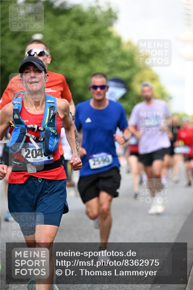 29.06.2025 - hella hamburg halbmarathon Dr. Thomas Lammeyer http://msf.ph/oto/8362975 29.06.2025 09:56:47 Kennedybrücke 1012, 1070, 1163, 1176, 1391, 1558, 1613, 1735, 1759, 1782, 2048, 2189, 2213, 2402, 2590, 2788, 2970, 3021, 3098, 3146, 3304, 3907, 3917, 3928, 4091, 4277, 4933, 4981, 4997, 5623, 5624, 5682, 6081, 6152, 6712, 6716, 7005, 7093, 7147, 7204, 7322, 7325, 7450, 7599, 7765, 8063, 8145, 8664, 8694, 8704, 8722, 8819, 9081, 9213, 9232, 9374, 9534, 9538, 9540, 9544, 9585, 9794, 10000, 10208, 10246, 10313, 10750, 10969, 11094, 11153, 11291, 11346 meine-sportfotos.de