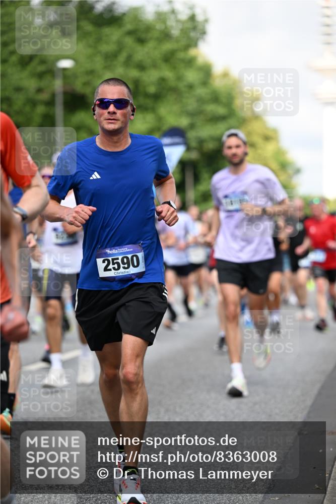 29.06.2025 - hella hamburg halbmarathon Dr. Thomas Lammeyer http://msf.ph/oto/8363008 29.06.2025 09:56:47 Kennedybrücke 1012, 1070, 1163, 1176, 1391, 1558, 1613, 1735, 1759, 1782, 2048, 2189, 2213, 2402, 2590, 2788, 2970, 3021, 3098, 3146, 3304, 3907, 3917, 3928, 4091, 4277, 4933, 4981, 4997, 5623, 5624, 5682, 6081, 6152, 6712, 6716, 7005, 7093, 7147, 7204, 7322, 7325, 7450, 7599, 7765, 8063, 8145, 8664, 8694, 8704, 8722, 8819, 9081, 9213, 9232, 9374, 9534, 9538, 9540, 9544, 9585, 9794, 10000, 10208, 10246, 10313, 10750, 10969, 11094, 11153, 11291, 11346 meine-sportfotos.de