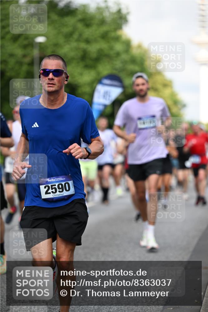 29.06.2025 - hella hamburg halbmarathon Dr. Thomas Lammeyer http://msf.ph/oto/8363037 29.06.2025 09:56:47 Kennedybrücke 1012, 1070, 1163, 1176, 1391, 1558, 1613, 1735, 1759, 1782, 2048, 2189, 2213, 2402, 2590, 2788, 2970, 3021, 3098, 3146, 3304, 3907, 3917, 3928, 4091, 4277, 4933, 4981, 4997, 5623, 5624, 5682, 6081, 6152, 6712, 6716, 7005, 7093, 7147, 7204, 7322, 7325, 7450, 7599, 7765, 8063, 8145, 8664, 8694, 8704, 8722, 8819, 9081, 9213, 9232, 9374, 9534, 9538, 9540, 9544, 9585, 9794, 10000, 10208, 10246, 10313, 10750, 10969, 11094, 11153, 11291, 11346 meine-sportfotos.de