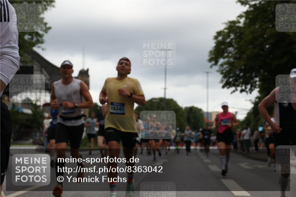 29.06.2025 - hella hamburg halbmarathon Yannick Fuchs http://msf.ph/oto/8363042 29.06.2025 10:53:17 20KM 1285, 2006, 2348, 2584, 2677, 2957, 2978, 3114, 3181, 3279, 3425, 3983, 4088, 4592, 5347, 5885, 6087, 6202, 6220, 6438, 6997, 7031, 7223, 7287, 7476, 8290, 10036, 10587, 10759, 10896, 10943, 11935, 11938, 12206, 12261, 12564, 12633, 12736, 12862, 13583, 13761, 14375, 14567, 14732, 14902, 14928, 14965, 15232, 15240, 15284, 15824, 16160, 16341, 16910, 16980, 17017, 17176, 17346, 17503, 17630, 18153, 18266, 18327, 18467, 18485, 18716, 19015, 19160 meine-sportfotos.de