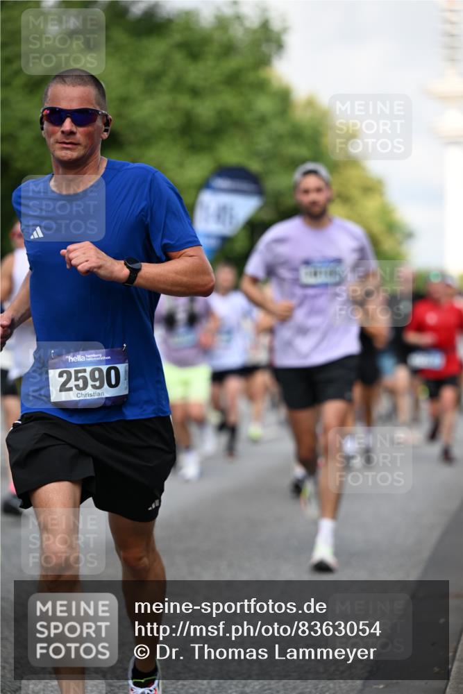29.06.2025 - hella hamburg halbmarathon Dr. Thomas Lammeyer http://msf.ph/oto/8363054 29.06.2025 09:56:48 Kennedybrücke 1012, 1070, 1163, 1176, 1391, 1558, 1613, 1735, 1759, 1782, 2048, 2189, 2213, 2365, 2402, 2590, 2788, 2970, 3021, 3098, 3146, 3304, 3907, 3917, 3928, 4091, 4277, 4933, 4981, 4997, 5623, 5624, 5682, 5692, 6081, 6152, 6712, 6716, 7005, 7093, 7147, 7204, 7322, 7450, 7599, 7765, 8063, 8145, 8664, 8694, 8704, 8722, 8819, 9213, 9232, 9374, 9534, 9538, 9540, 9544, 9585, 9794, 10208, 10246, 10313, 10750, 10969, 11094, 11153, 11291, 11346 meine-sportfotos.de