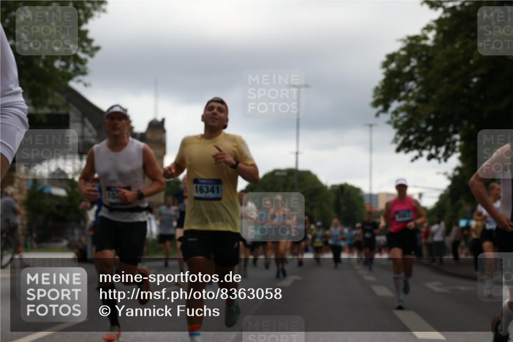 29.06.2025 - hella hamburg halbmarathon Yannick Fuchs http://msf.ph/oto/8363058 29.06.2025 10:53:17 20KM 1285, 2006, 2348, 2584, 2677, 2957, 2978, 3114, 3181, 3279, 3425, 3983, 4088, 4592, 5347, 5885, 6087, 6202, 6220, 6438, 6997, 7031, 7223, 7287, 7476, 8290, 10036, 10587, 10759, 10896, 10943, 11935, 11938, 12206, 12261, 12564, 12633, 12736, 12862, 13583, 13761, 14375, 14567, 14732, 14902, 14928, 14965, 15232, 15240, 15284, 15824, 16160, 16341, 16910, 16980, 17017, 17176, 17346, 17503, 17630, 18153, 18266, 18327, 18467, 18485, 18716, 19015, 19160 meine-sportfotos.de