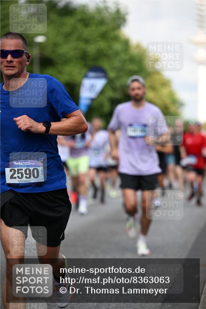 29.06.2025 - hella hamburg halbmarathon Dr. Thomas Lammeyer http://msf.ph/oto/8363063 29.06.2025 09:56:48 Kennedybrücke 1012, 1070, 1163, 1176, 1391, 1558, 1613, 1735, 1759, 1782, 2048, 2189, 2213, 2365, 2402, 2590, 2788, 2970, 3021, 3098, 3146, 3304, 3907, 3917, 3928, 4091, 4277, 4933, 4981, 4997, 5623, 5624, 5682, 5692, 6081, 6152, 6712, 6716, 7005, 7093, 7147, 7204, 7322, 7450, 7599, 7765, 8063, 8145, 8664, 8694, 8704, 8722, 8819, 9213, 9232, 9374, 9534, 9538, 9540, 9544, 9585, 9794, 10208, 10246, 10313, 10750, 10969, 11094, 11153, 11291, 11346 meine-sportfotos.de