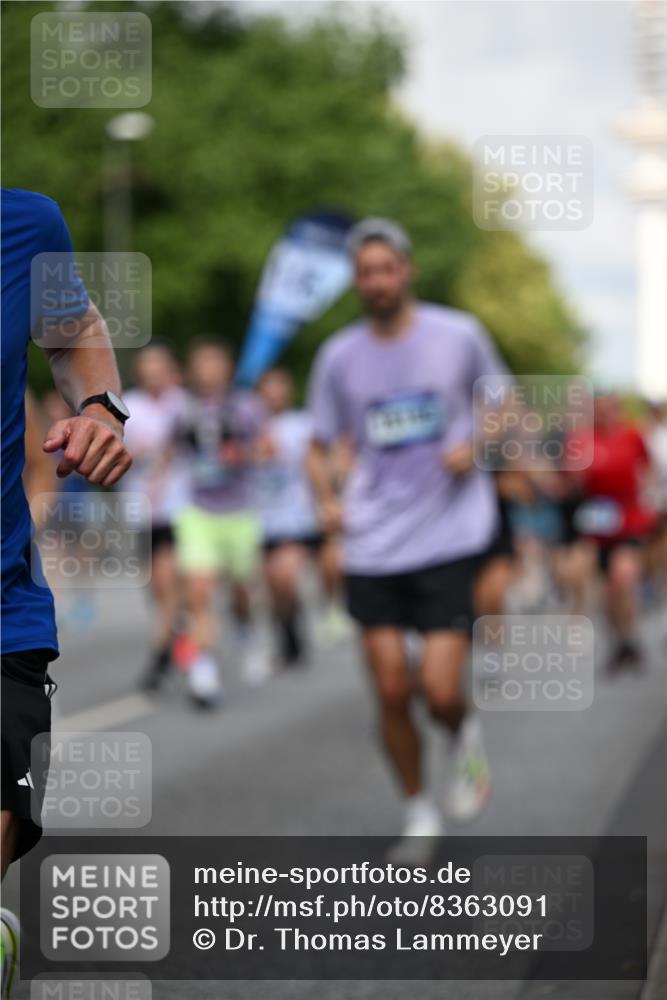 29.06.2025 - hella hamburg halbmarathon Dr. Thomas Lammeyer http://msf.ph/oto/8363091 29.06.2025 09:56:48 Kennedybrücke 1012, 1070, 1163, 1176, 1391, 1558, 1613, 1735, 1759, 1782, 2048, 2189, 2213, 2365, 2402, 2590, 2788, 2970, 3021, 3098, 3146, 3304, 3907, 3917, 3928, 4091, 4277, 4933, 4981, 4997, 5623, 5624, 5682, 5692, 6081, 6152, 6712, 6716, 7005, 7093, 7147, 7204, 7322, 7450, 7599, 7765, 8063, 8145, 8664, 8694, 8704, 8722, 8819, 9213, 9232, 9374, 9534, 9538, 9540, 9544, 9585, 9794, 10208, 10246, 10313, 10750, 10969, 11094, 11153, 11291, 11346 meine-sportfotos.de