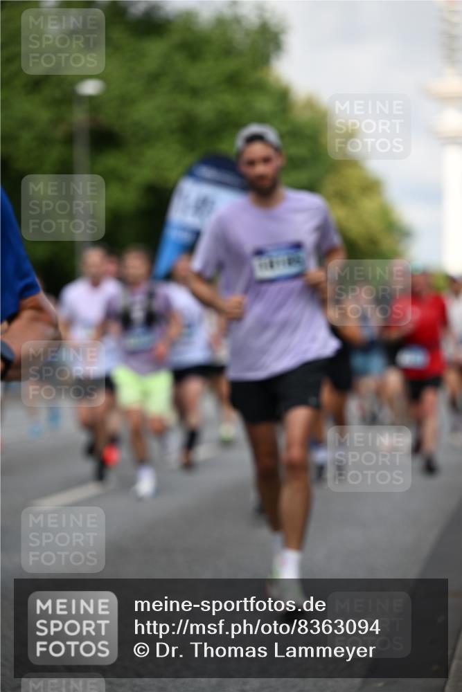 29.06.2025 - hella hamburg halbmarathon Dr. Thomas Lammeyer http://msf.ph/oto/8363094 29.06.2025 09:56:48 Kennedybrücke 1012, 1070, 1163, 1176, 1391, 1558, 1613, 1735, 1759, 1782, 2048, 2189, 2213, 2365, 2402, 2590, 2788, 2970, 3021, 3098, 3146, 3304, 3907, 3917, 3928, 4091, 4277, 4933, 4981, 4997, 5623, 5624, 5682, 5692, 6081, 6152, 6712, 6716, 7005, 7093, 7147, 7204, 7322, 7450, 7599, 7765, 8063, 8145, 8664, 8694, 8704, 8722, 8819, 9213, 9232, 9374, 9534, 9538, 9540, 9544, 9585, 9794, 10208, 10246, 10313, 10750, 10969, 11094, 11153, 11291, 11346 meine-sportfotos.de