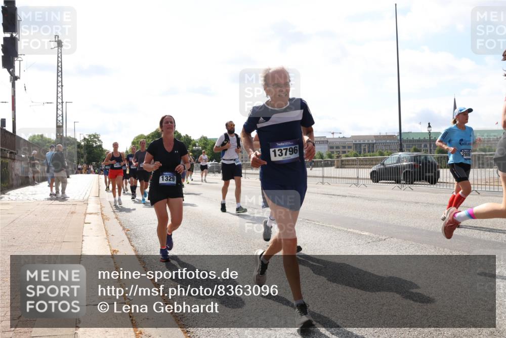 29.06.2025 - hella hamburg halbmarathon Lena Gebhardt http://msf.ph/oto/8363096 29.06.2025 10:01:46 Lombardsbrücke 14175, 1329, 13796, 2806, 1184, 1329, 1364, 1464, 1653, 1722, 1724, 1729, 1881, 1940, 2091, 2167, 2591, 2806, 2957, 3039, 3199, 3425, 3663, 4286, 4319, 4322, 4328, 4370, 4649, 4663, 5547, 5570, 5602, 5603, 5675, 5742, 6087, 6281, 0000, 6302, 6327, 6438, 6591, 6595, 6921, 6924, 7189, 7287, 8030, 8191, 8392, 8578, 8691, 8822, 8926, 9230, 9741, 10177, 10281, 10301, 10576, 10882, 10915, 11043, 11465, 14471, 14660, 14677, 16420 meine-sportfotos.de
